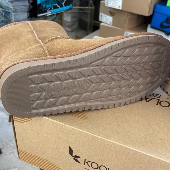 Koolaburra by UGG Koola Short Tan Suede Boots Women’s Size 9 - Picture 8 of 10